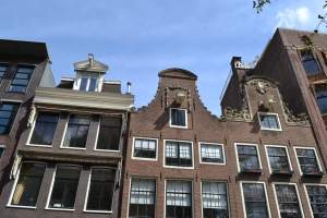 Image of one of the hooks, picture zoomed in.